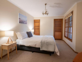 Eildon Motel Main house